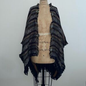 NWT LUCKY BEAND Reversible Blanket Poncho